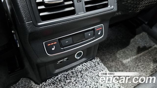 Audi SQ5 2022 — photo 17