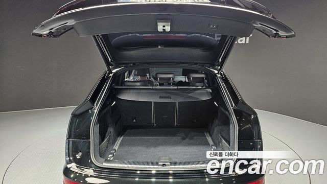Audi SQ5 2022 — photo 20