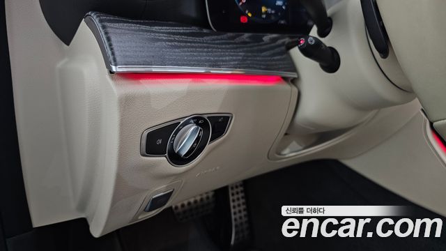 Mercedes-Benz CLS-Class 2021 — photo 16