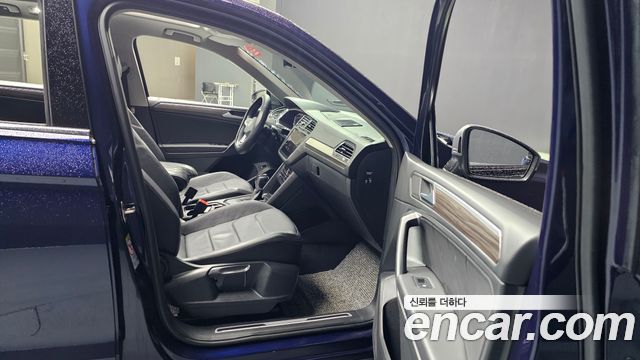 Volkswagen Tiguan 2023 — photo 12