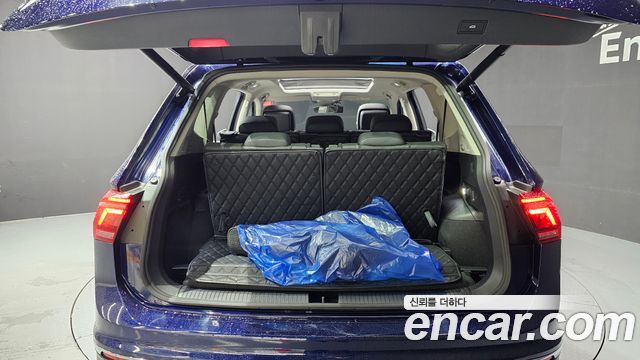 Volkswagen Tiguan 2023 — photo 20