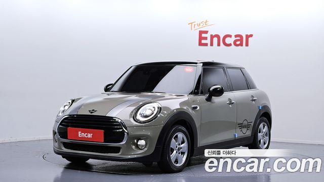 Mini Cooper 2019 — photo 1