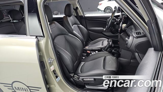 Mini Cooper 2019 — photo 10