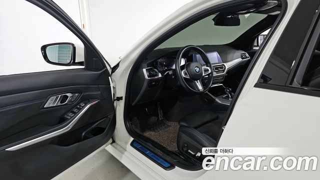 BMW 3-Series 2022 — photo 11