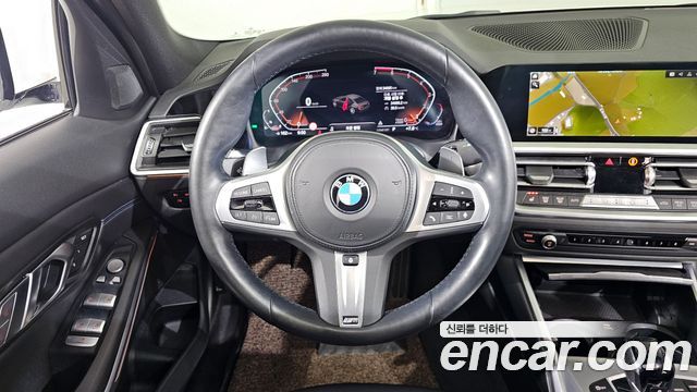 BMW 3-Series 2022 — photo 13