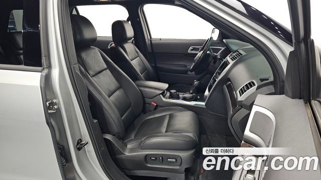 Ford Explorer 2015 — photo 11