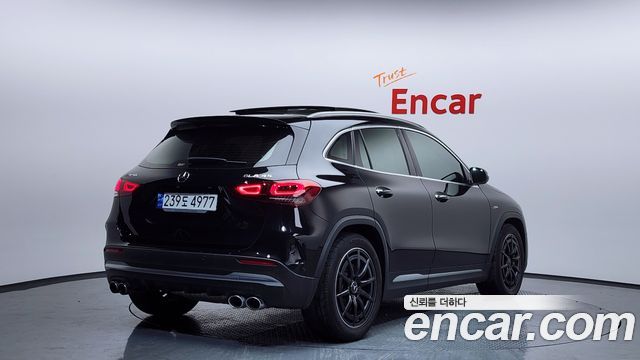 Mercedes-Benz GLA-Class 2023 — photo 2