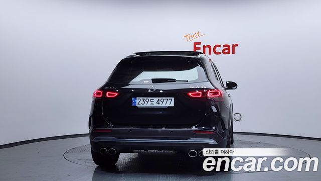 Mercedes-Benz GLA-Class 2023 — photo 4