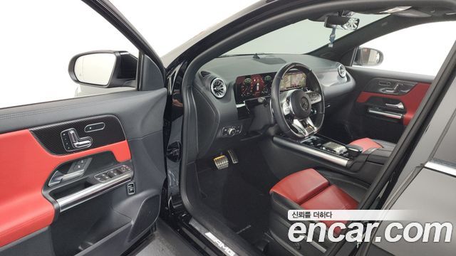 Mercedes-Benz GLA-Class 2023 — photo 10