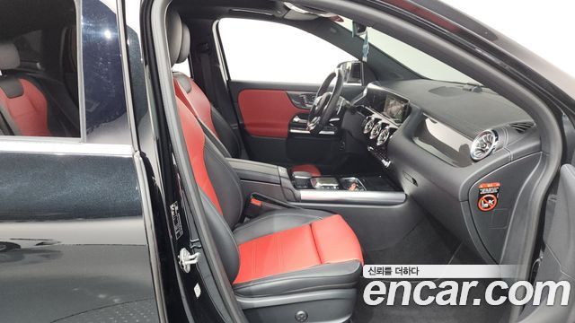Mercedes-Benz GLA-Class 2023 — photo 11