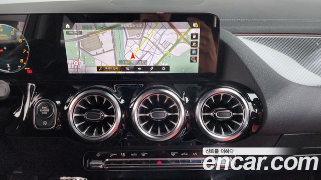 Mercedes-Benz GLA-Class 2023 — photo 14