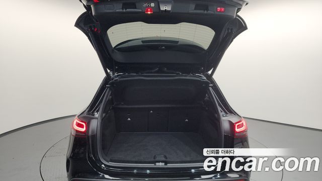 Mercedes-Benz GLA-Class 2023 — photo 20