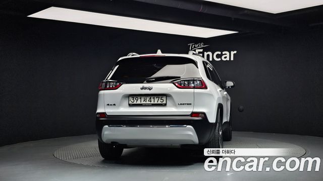 Jeep Cherokee 2021 — photo 4