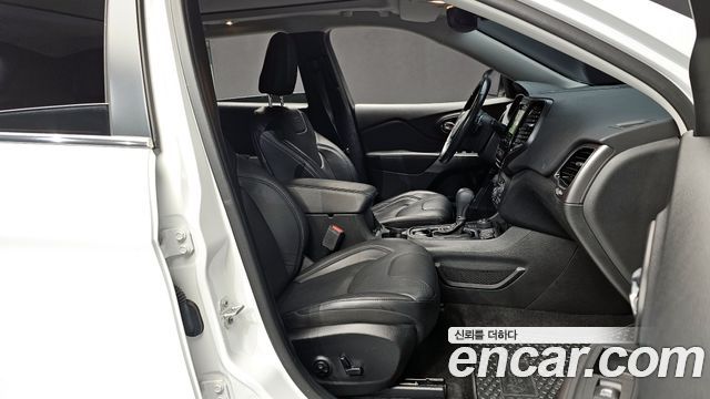Jeep Cherokee 2021 — photo 10
