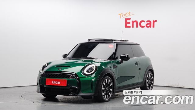 Mini Cooper 2023 — photo 1