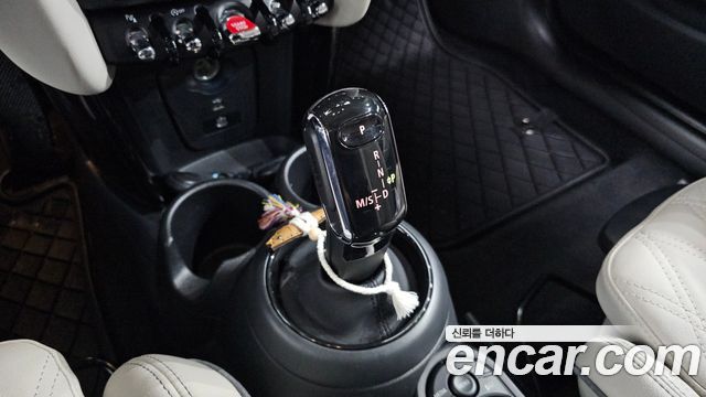 Mini Cooper 2023 — photo 9
