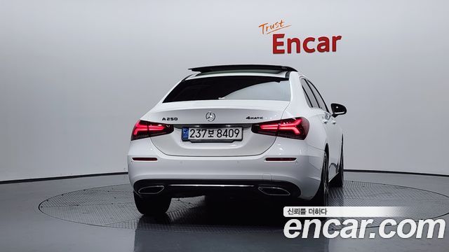 Mercedes-Benz A-Class 2020 — photo 4