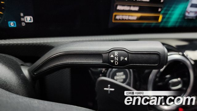 Mercedes-Benz A-Class 2020 — photo 9