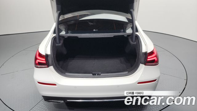 Mercedes-Benz A-Class 2020 — photo 20