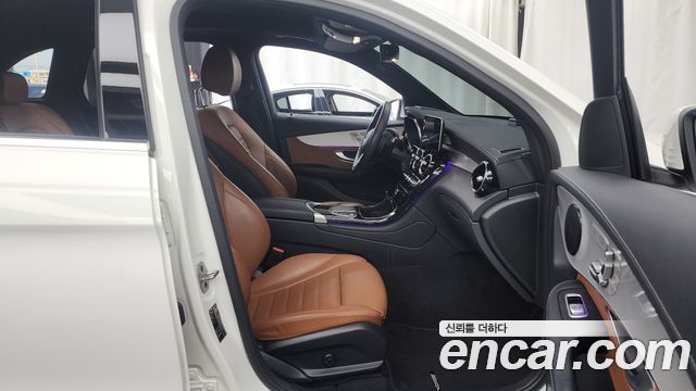Mercedes-Benz GLC-Class 2022 — photo 11