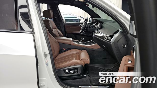 BMW X5 2022 — photo 11