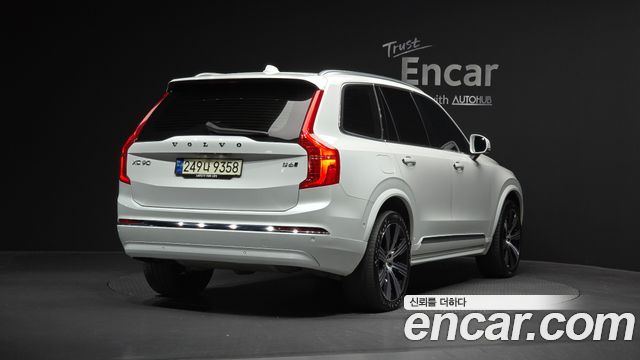 Volvo XC90 2023 — photo 2