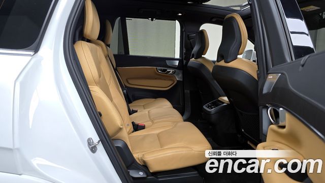 Volvo XC90 2023 — photo 12