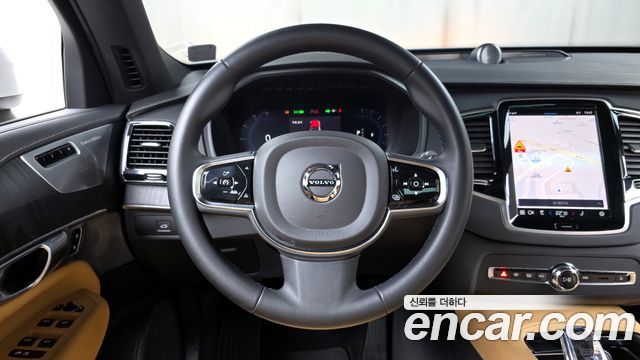 Volvo XC90 2023 — photo 13