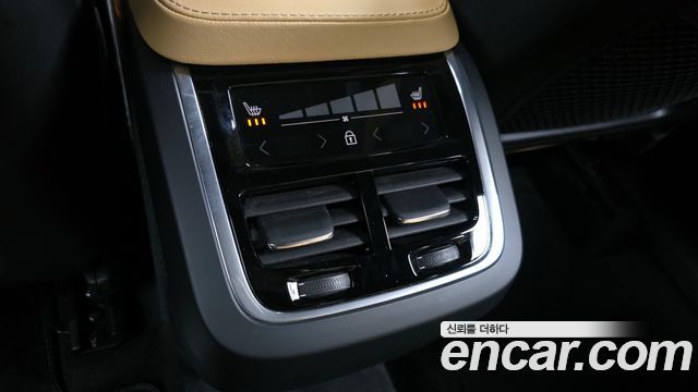 Volvo XC90 2023 — photo 19