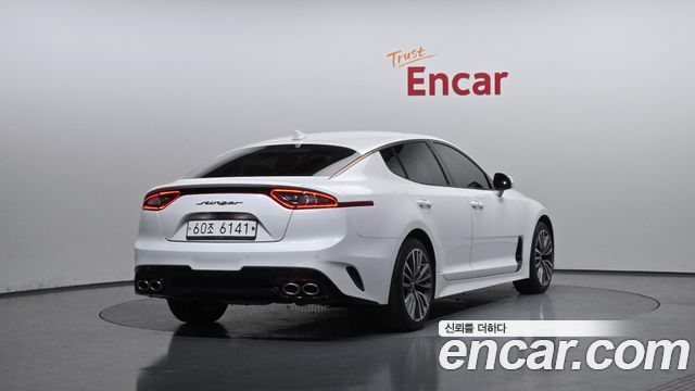 Kia Stinger 2018 — photo 2