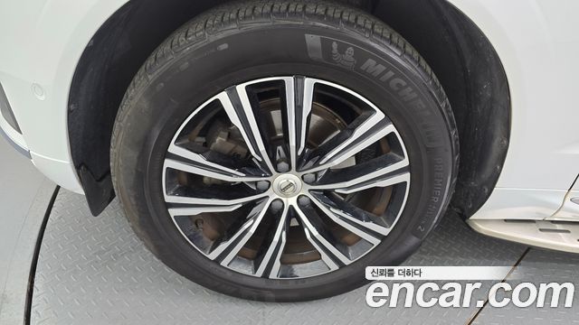 Volvo XC60 2022 — photo 5