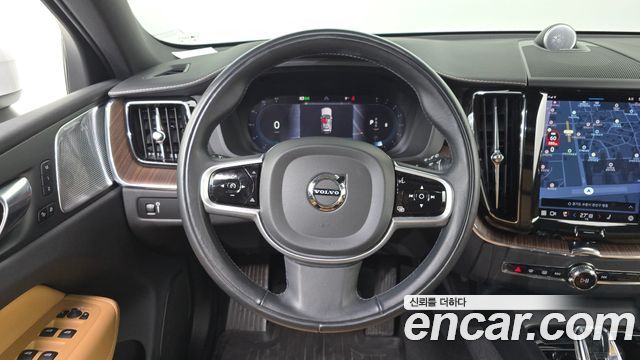 Volvo XC60 2022 — photo 13
