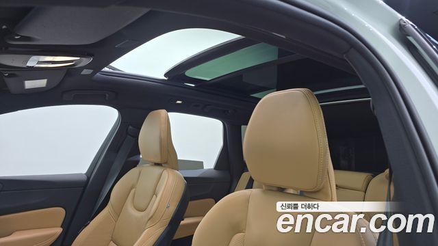 Volvo XC60 2022 — photo 19