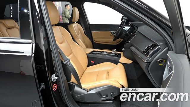 Volvo XC90 2021 — photo 10