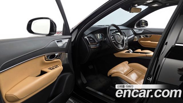 Volvo XC90 2021 — photo 11