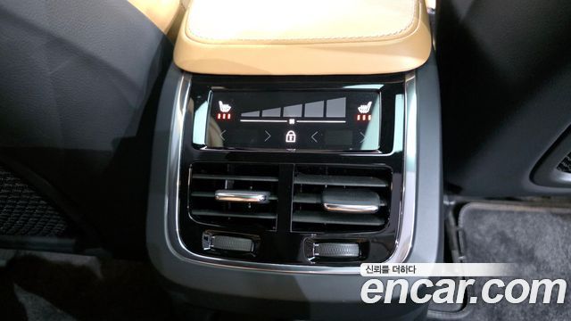 Volvo XC90 2021 — photo 19