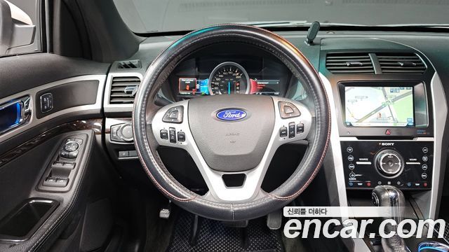 Ford Explorer 2015 — photo 13