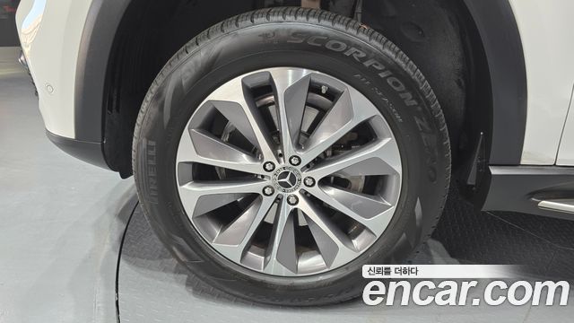 Mercedes-Benz GLE-Class 2023 — photo 5