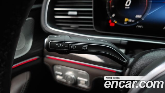 Mercedes-Benz GLE-Class 2023 — photo 17