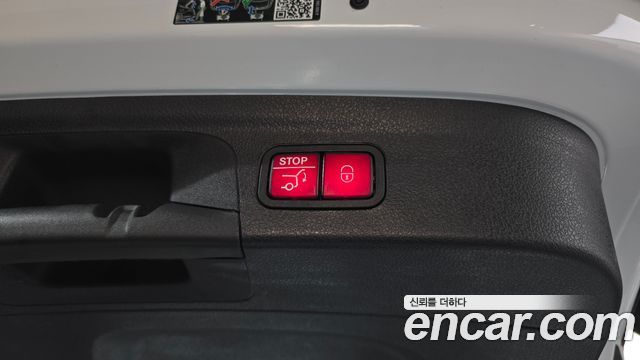Mercedes-Benz GLE-Class 2023 — photo 20