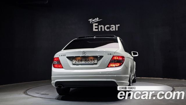 Mercedes-Benz C-Class 2011 — photo 4