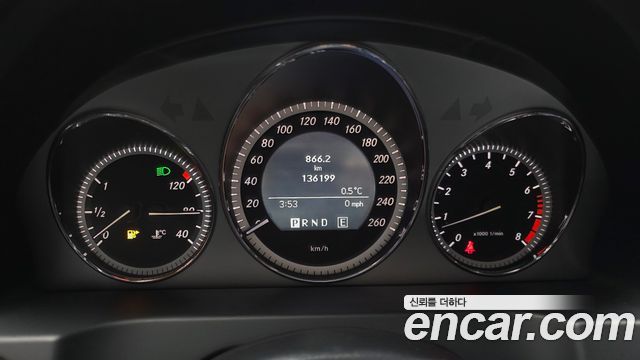 Mercedes-Benz C-Class 2011 — photo 8