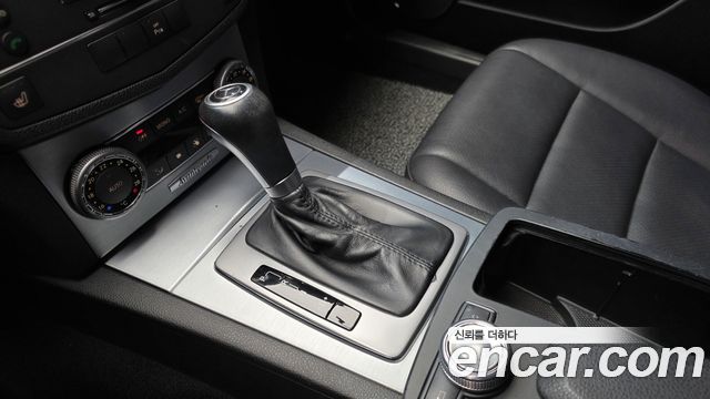 Mercedes-Benz C-Class 2011 — photo 9