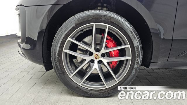 Porsche Macan 2022 — photo 5