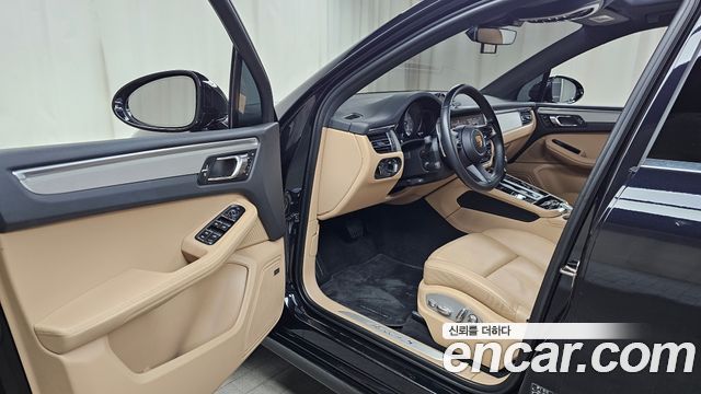 Porsche Macan 2022 — photo 10