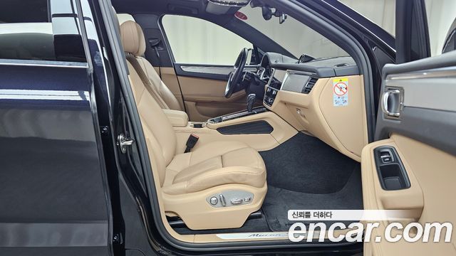 Porsche Macan 2022 — photo 11