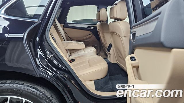 Porsche Macan 2022 — photo 12