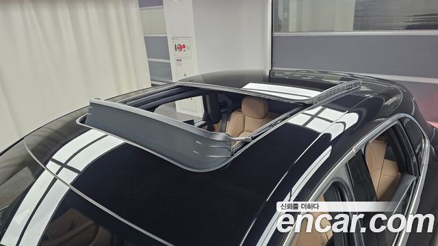 Porsche Macan 2022 — photo 19