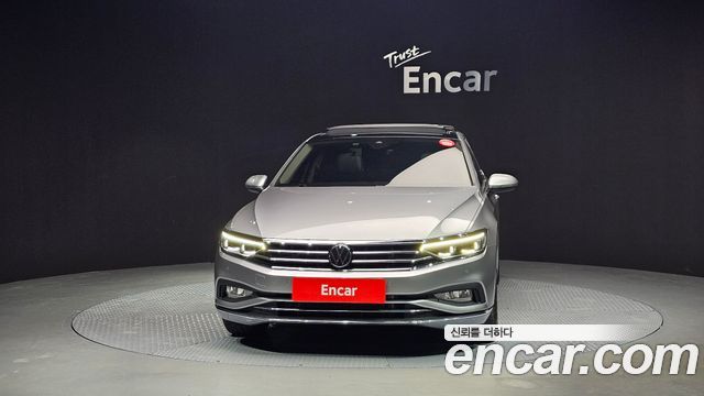 Volkswagen Passat 2022 — photo 3