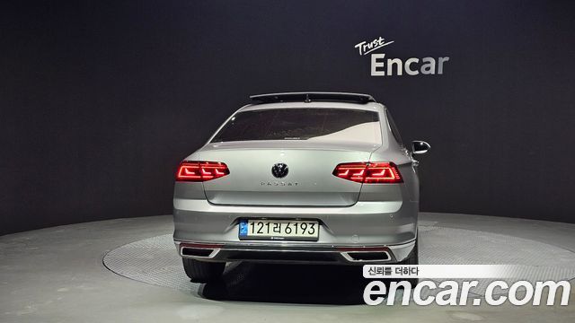 Volkswagen Passat 2022 — photo 4